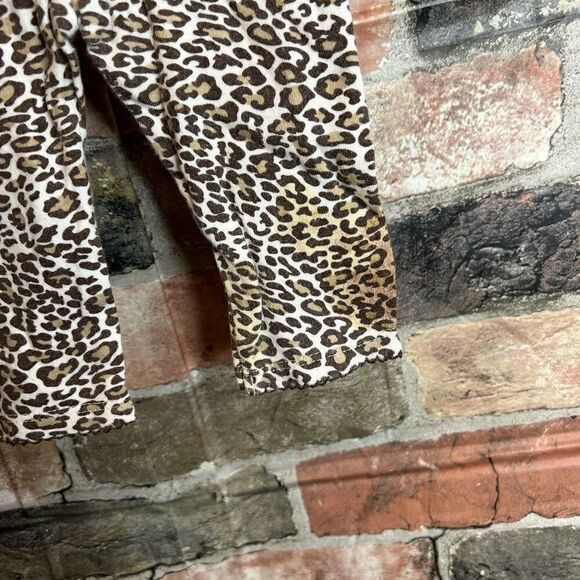 5 for $25🔥Child of Mine by Carter's Cheetah Print Outfit Size Newborn/ 0-3M - Picture 3 of 6